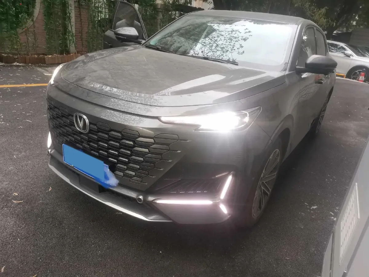 2021 ChangAn UNI-K 2.0T 233HP L4 8AT,autocango,china used car exporter,china ev exporter,chinese used car exporter,chinese used ev exporter