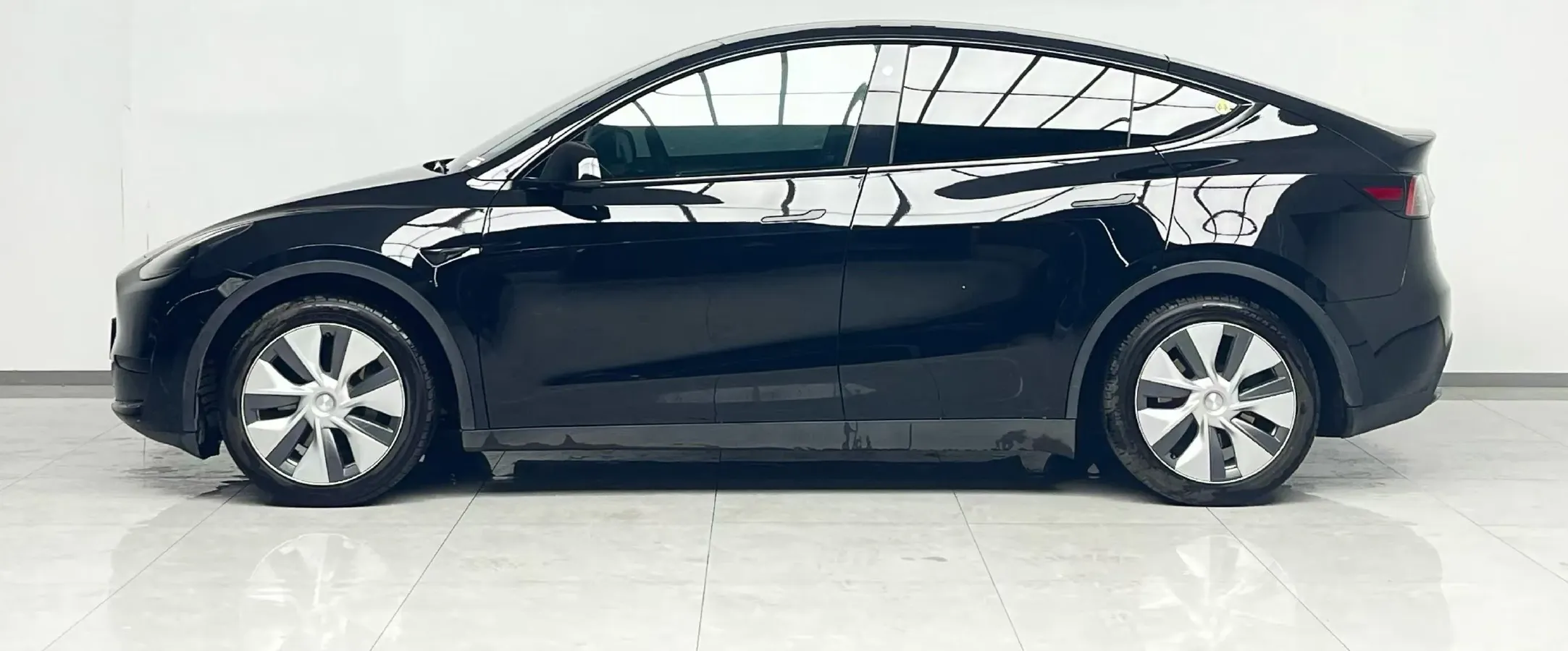 2022 Tesla Model Y BEV 60KWH,autocango,china used car exporter,china ev exporter,chinese used car exporter,chinese used ev exporter