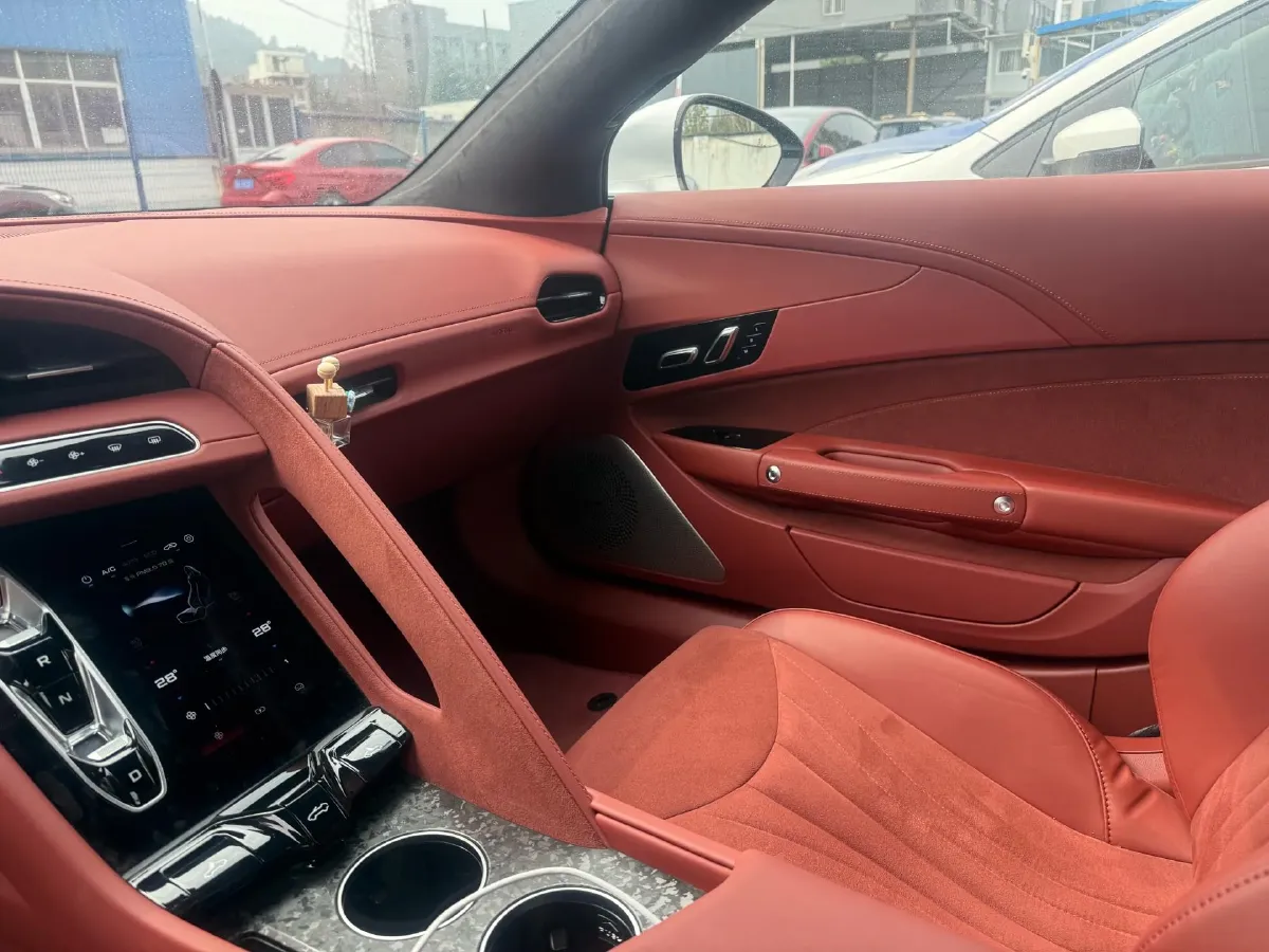 2023 Volvo S60 2.0T 197HP L4 7DCT,autocango,china used car exporter,china ev exporter,chinese used car exporter,chinese used ev exporter