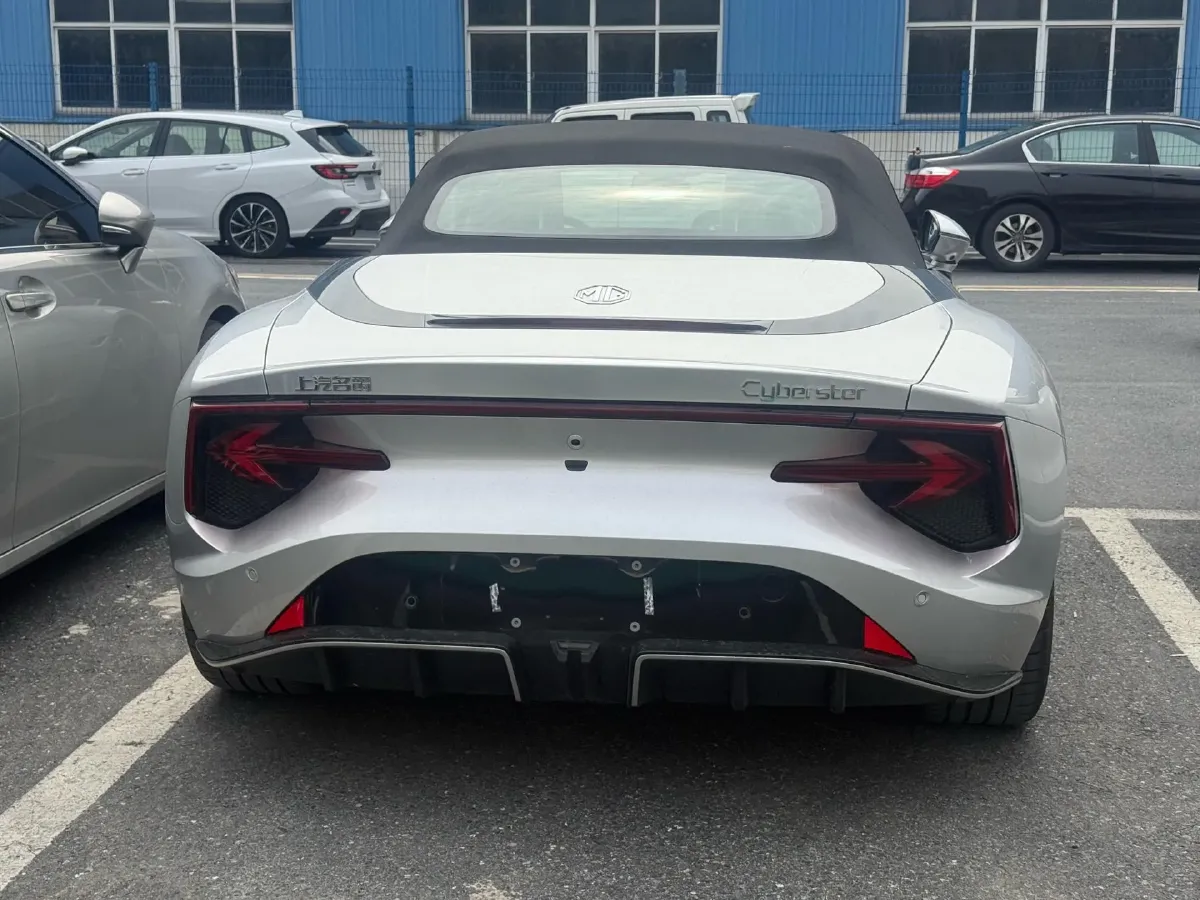 2023 Volvo S60 2.0T 197HP L4 7DCT,autocango,china used car exporter,china ev exporter,chinese used car exporter,chinese used ev exporter