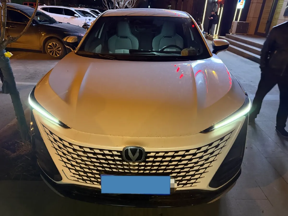 2023 ChangAn UNI-T 1.5T 188HP L4 7DCT,autocango,china used car exporter,china ev exporter,chinese used car exporter,chinese used ev exporter