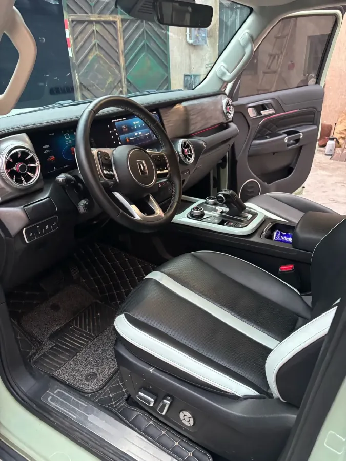 2023 Tank 300 2.0T 227HP L4 8AT,autocango,china used car exporter,china ev exporter,chinese used car exporter,chinese used ev exporter