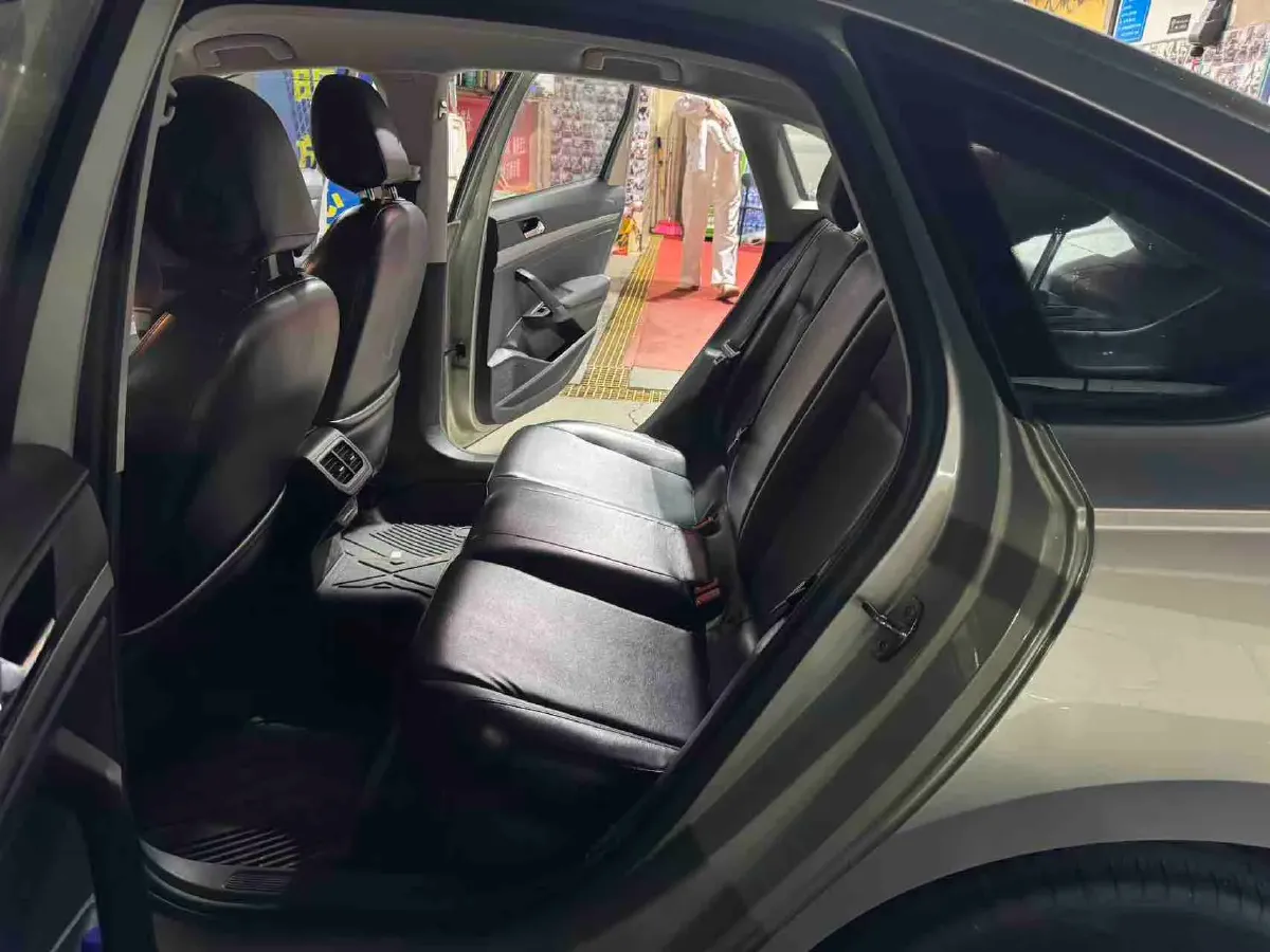 2018 Landwind XiaoYao 1.5T 163HP L4 CVT,autocango,china used car exporter,china ev exporter,chinese used car exporter,chinese used ev exporter