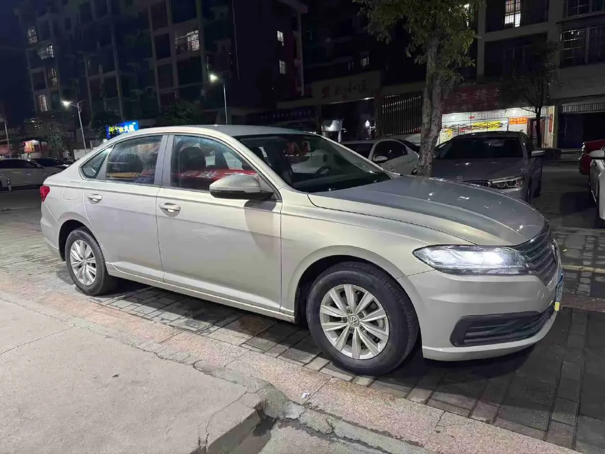 2018 Landwind XiaoYao 1.5T 163HP L4 CVT,autocango,china used car exporter,china ev exporter,chinese used car exporter,chinese used ev exporter