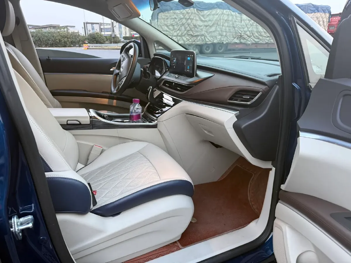 2022 Buick GL8 2.0T 237HP L4 9AT,autocango,china used car exporter,china ev exporter,chinese used car exporter,chinese used ev exporter