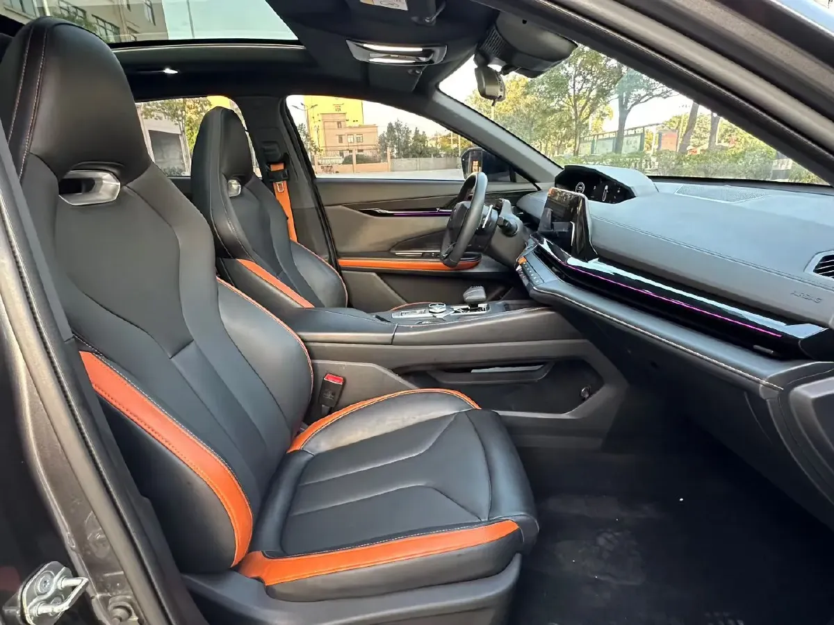 2024 ChangAn UNI-V 1.5T 188HP L4 7DCT,autocango,china used car exporter,china ev exporter,chinese used car exporter,chinese used ev exporter