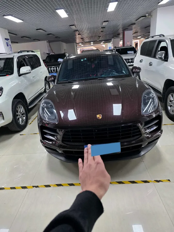 2020 Porsche Macan 2.0T 252HP L4 7DCT,autocango,china used car exporter,china ev exporter,chinese used car exporter,chinese used ev exporter