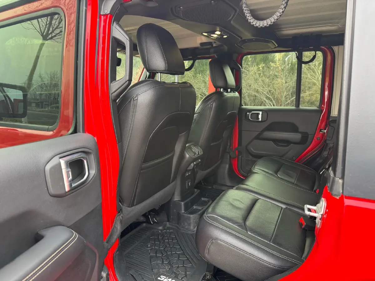 2021 Jeep Wrangler 2.0T 266HP L4 8AT,autocango,china used car exporter,china ev exporter,chinese used car exporter,chinese used ev exporter