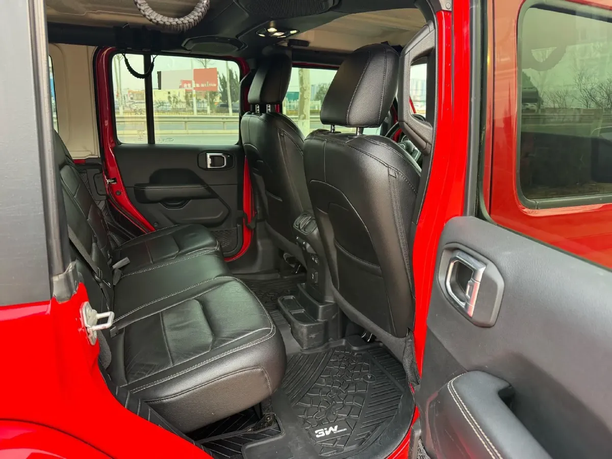 2021 Jeep Wrangler 2.0T 266HP L4 8AT,autocango,china used car exporter,china ev exporter,chinese used car exporter,chinese used ev exporter