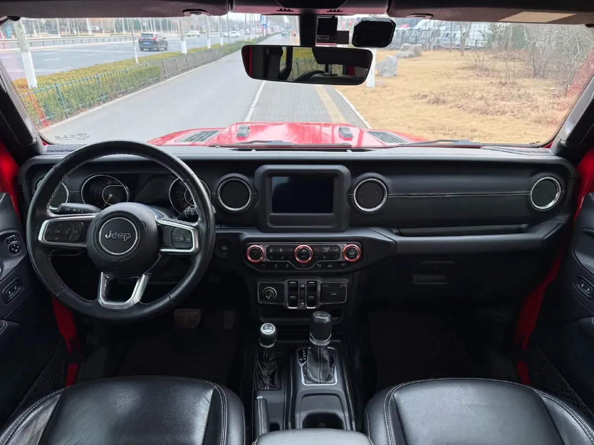 2021 Jeep Wrangler 2.0T 266HP L4 8AT,autocango,china used car exporter,china ev exporter,chinese used car exporter,chinese used ev exporter