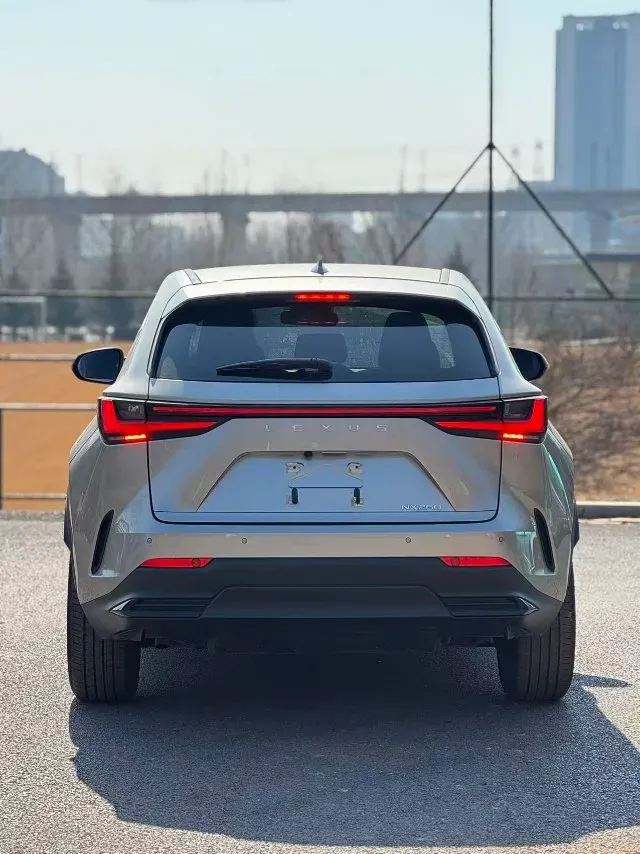 2022 Lexus NX 2.5L 205HP L4 8AT,autocango,china used car exporter,china ev exporter,chinese used car exporter,chinese used ev exporter