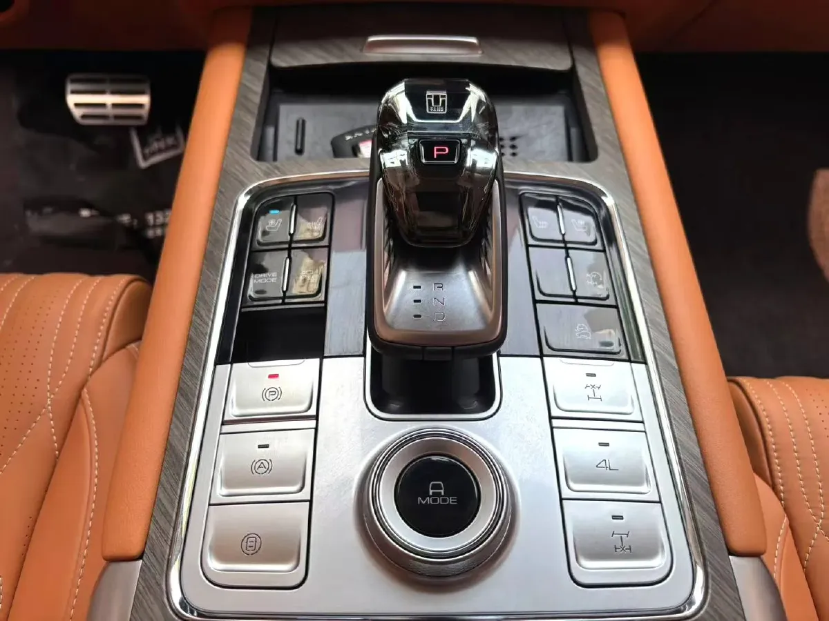 2025 Tank 500 2.0T 252HP L4 3DHT PHEV 59.05KWH,autocango,china used car exporter,china ev exporter,chinese used car exporter,chinese used ev exporter