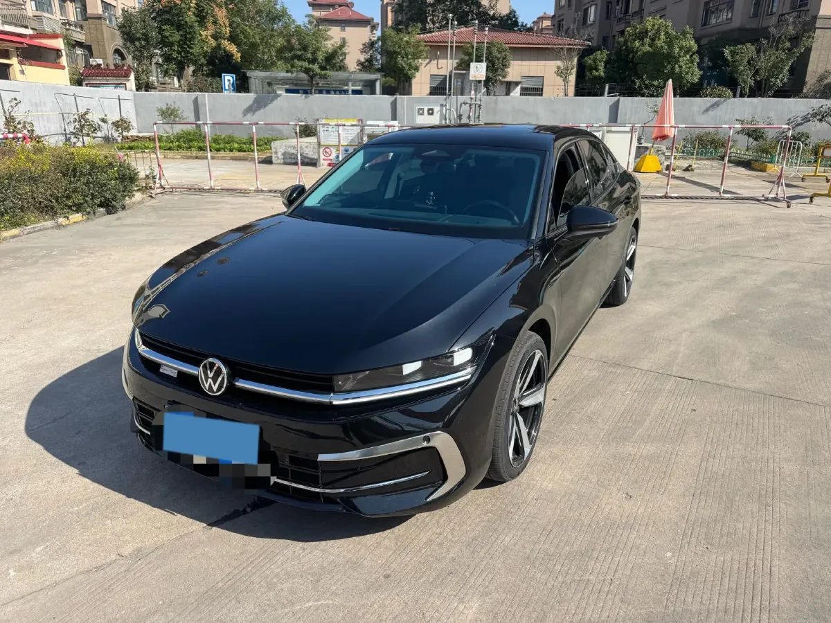 2024 Volkswagen Magotan 2.0T 220HP L4 7DCT,autocango,china used car exporter,china ev exporter,chinese used car exporter,chinese used ev exporter