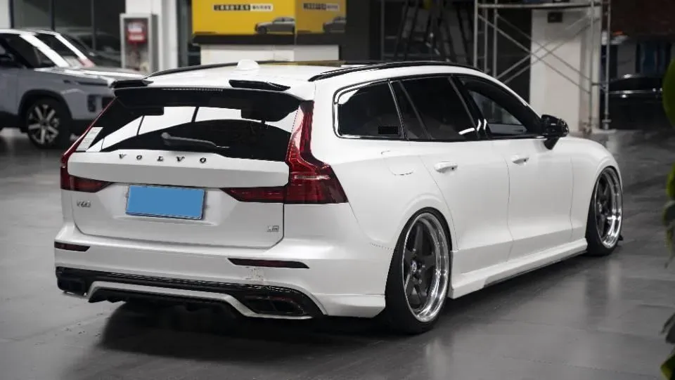 2020 Volvo V60 2.0T 254HP L4 8AT,autocango,china used car exporter,china ev exporter,chinese used car exporter,chinese used ev exporter