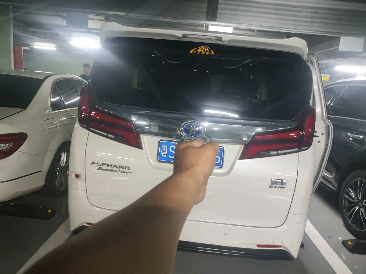 2021 Toyota Alphard 2.5L 117HP L4 E-CVT Hybrid,autocango,china used car exporter,china ev exporter,chinese used car exporter,chinese used ev exporter