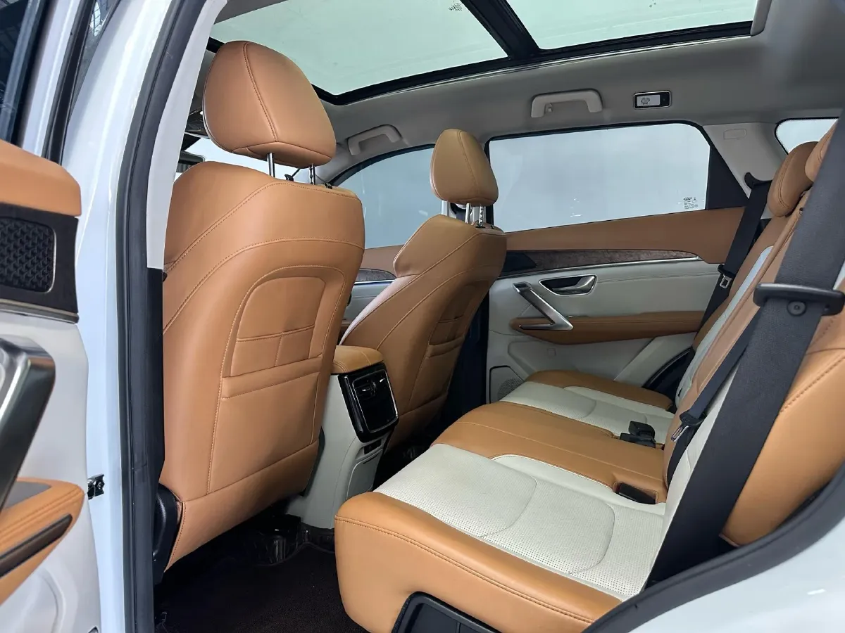 2021 Chery Tiggo 8 Plus 1.6T 197HP L4 7DCT,autocango,china used car exporter,china ev exporter,chinese used car exporter,chinese used ev exporter