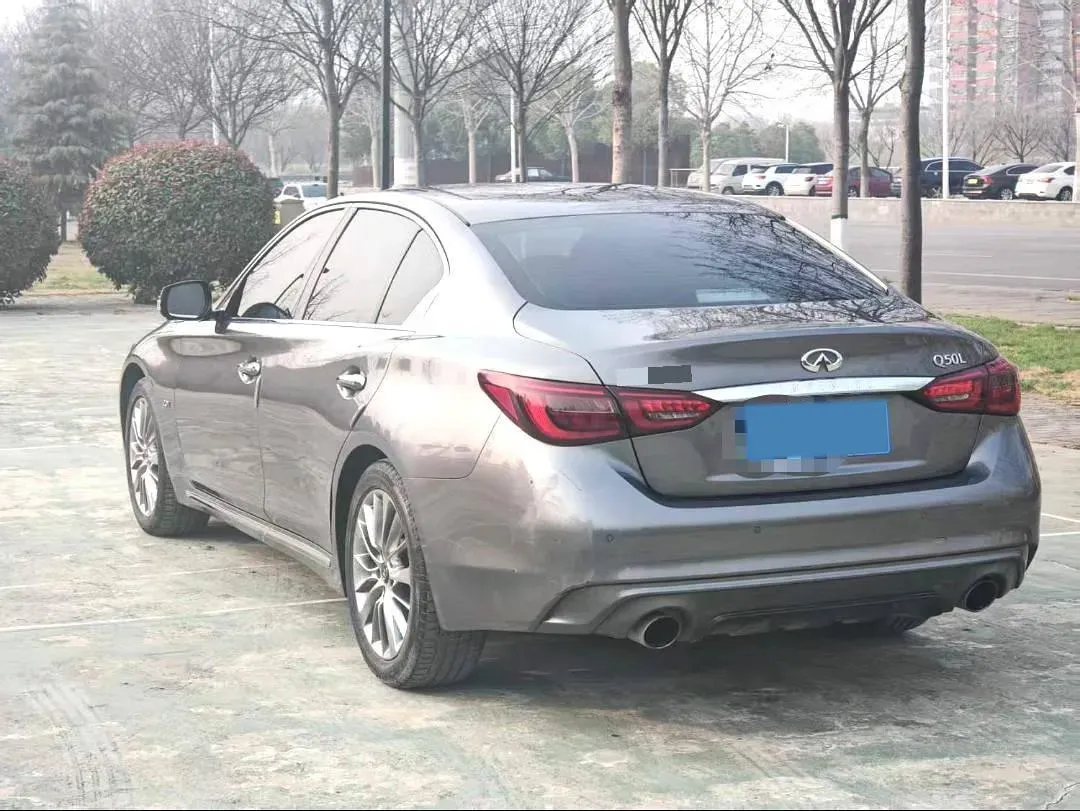 2018 Jeep Grand Commander 2.0T 265HP L4 9AT,autocango,china used car exporter,china ev exporter,chinese used car exporter,chinese used ev exporter