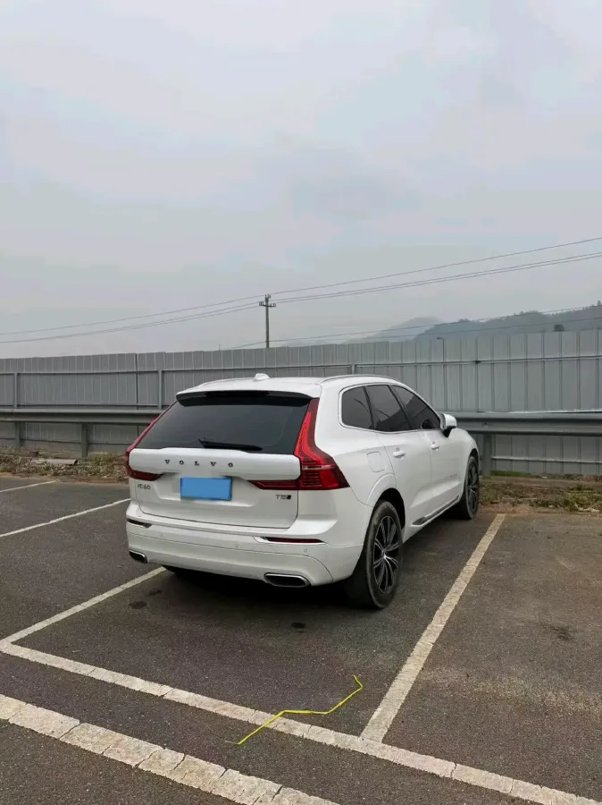 2021 Volvo XC60 2.0T 250HP L4 8AT,autocango,china used car exporter,china ev exporter,chinese used car exporter,chinese used ev exporter