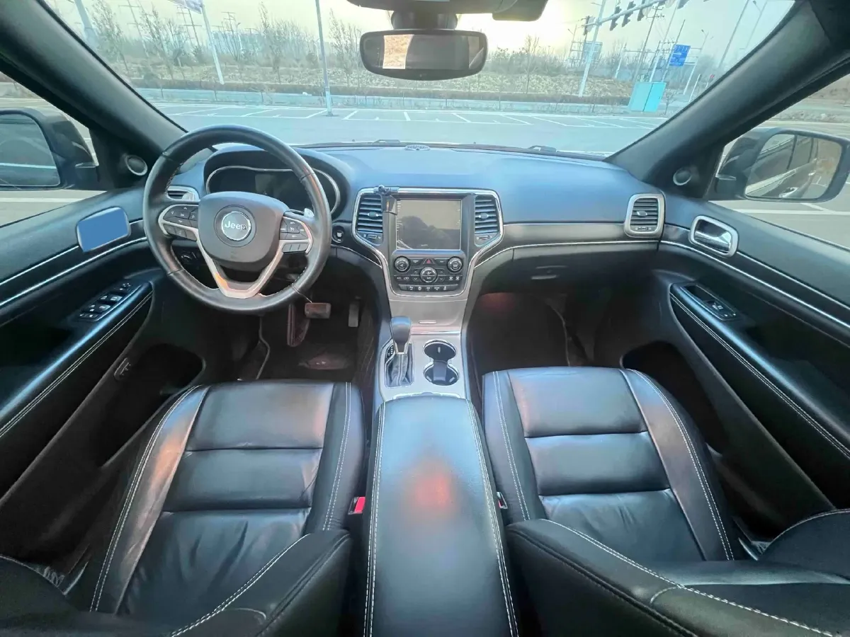 2017 Jeep Grand Cherokee 3.0L 234HP V6 8AT,autocango,china used car exporter,china ev exporter,chinese used car exporter,chinese used ev exporter