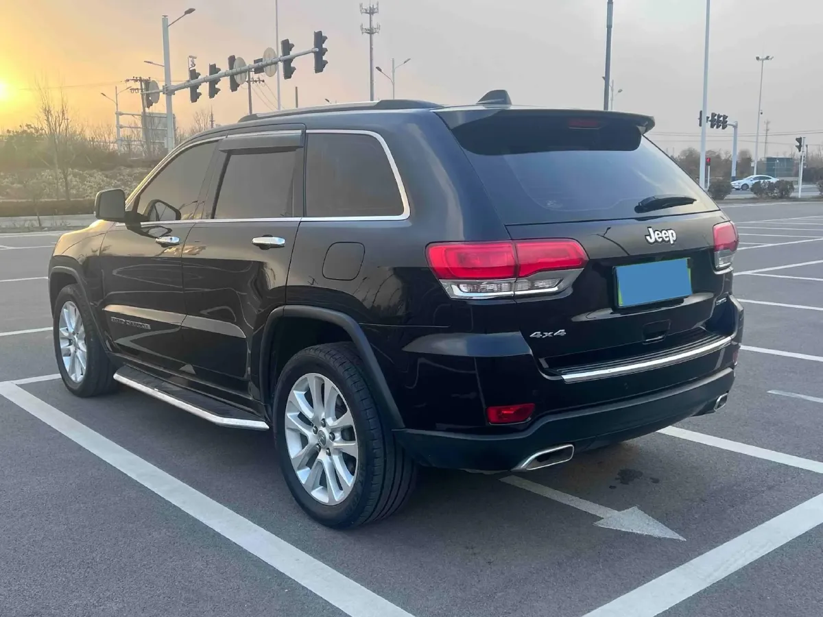 2017 Jeep Grand Cherokee 3.0L 234HP V6 8AT,autocango,china used car exporter,china ev exporter,chinese used car exporter,chinese used ev exporter