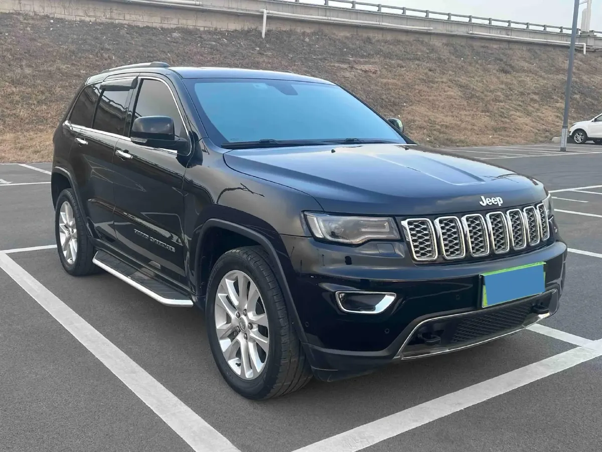 2017 Jeep Grand Cherokee 3.0L 234HP V6 8AT,autocango,china used car exporter,china ev exporter,chinese used car exporter,chinese used ev exporter