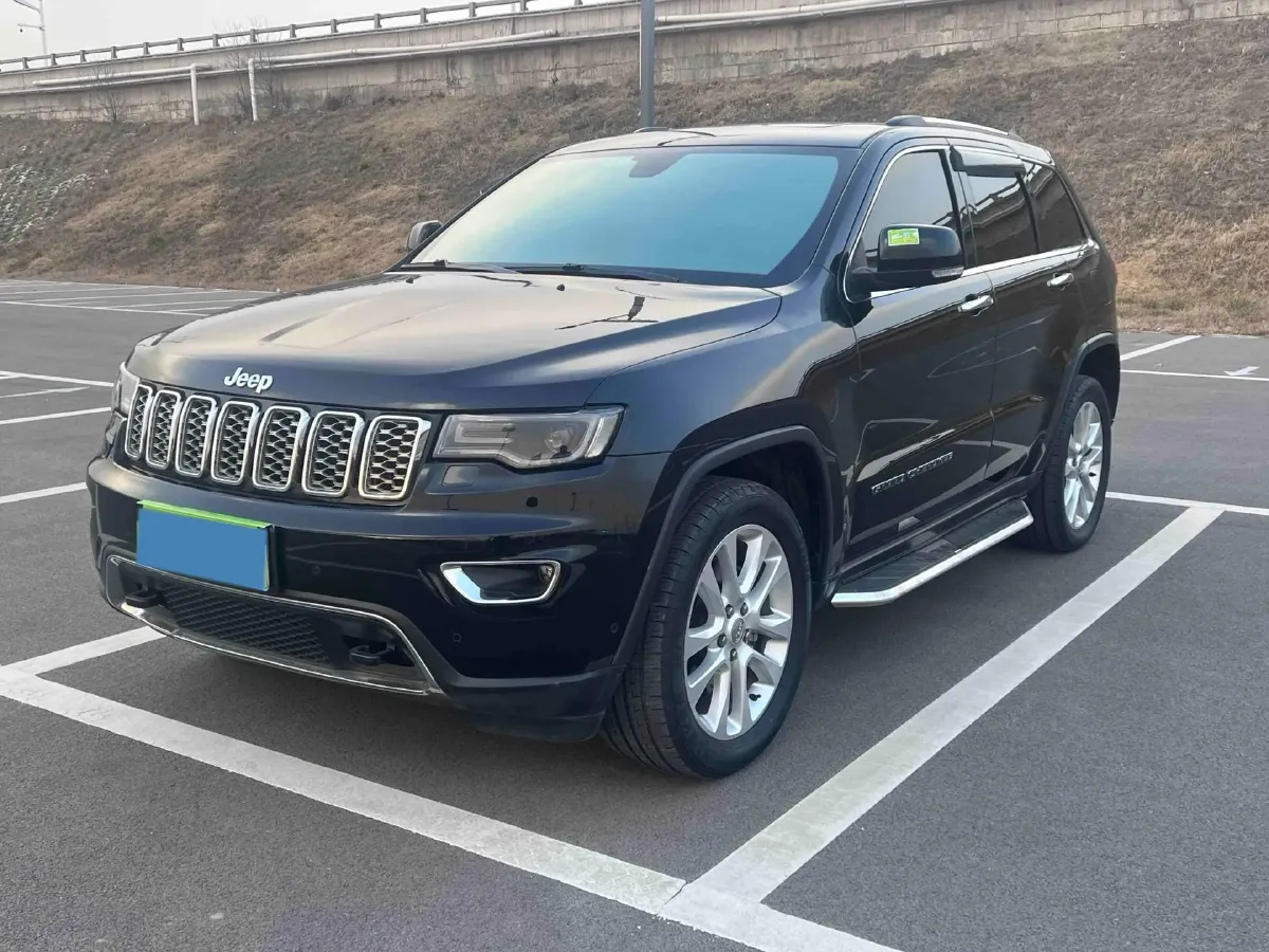 2017 Jeep Grand Cherokee 3.0L 234HP V6 8AT,autocango,china used car exporter,china ev exporter,chinese used car exporter,chinese used ev exporter