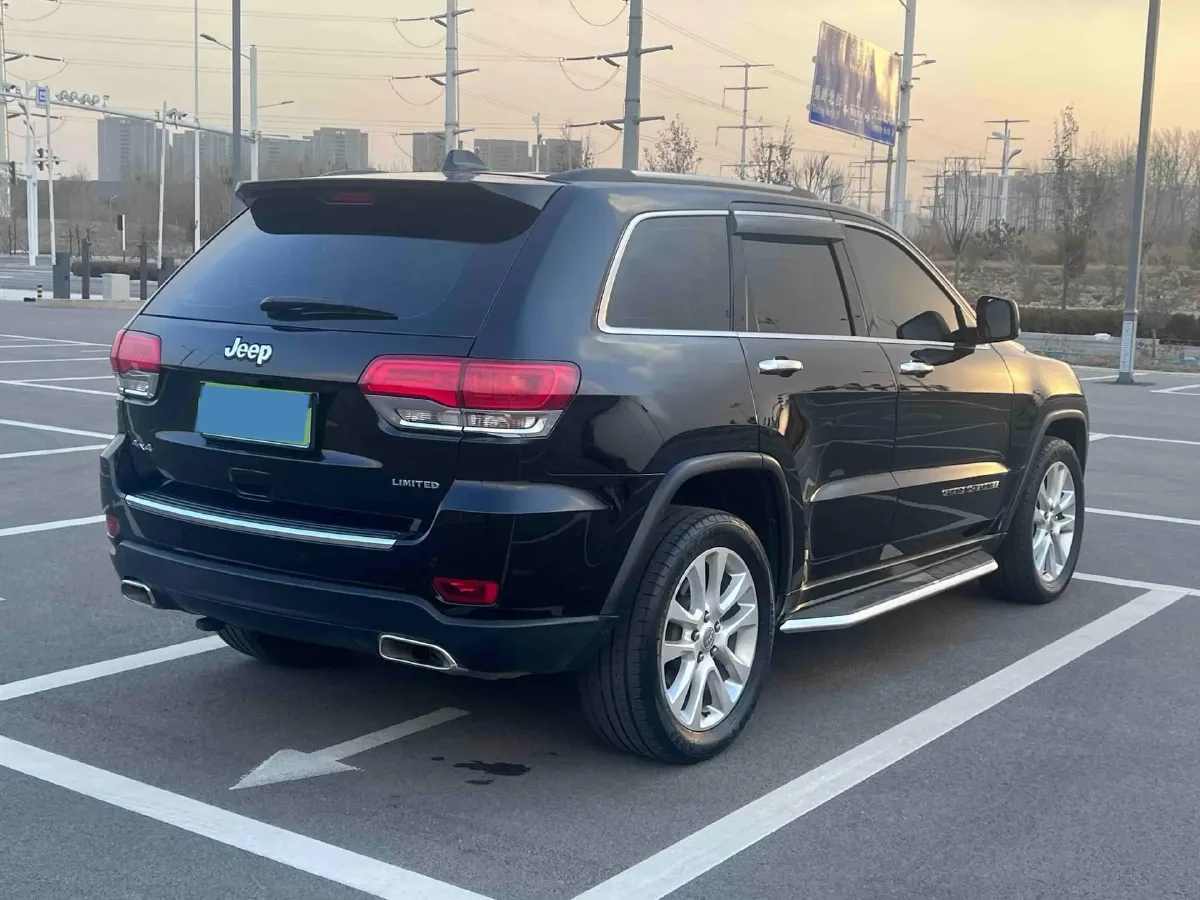 2017 Jeep Grand Cherokee 3.0L 234HP V6 8AT,autocango,china used car exporter,china ev exporter,chinese used car exporter,chinese used ev exporter