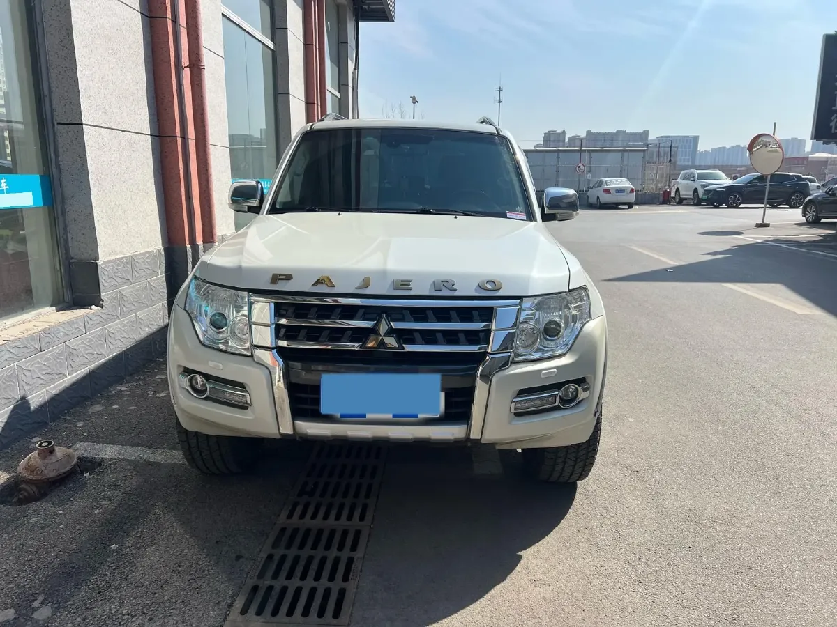 2016 Mitsubishi Pajero 3.0L 174HP V6 5AT,autocango,china used car exporter,china ev exporter,chinese used car exporter,chinese used ev exporter