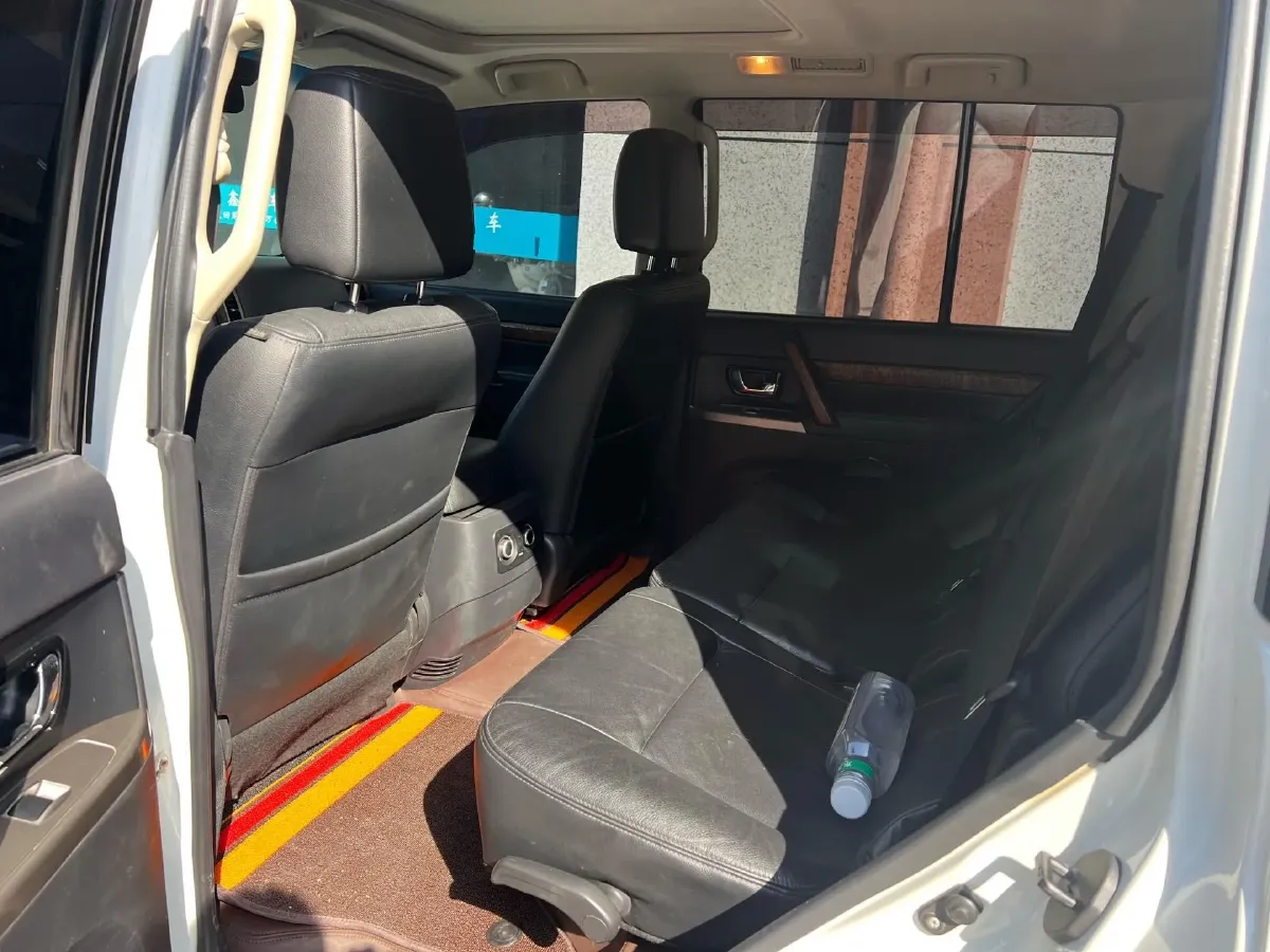 2016 Mitsubishi Pajero 3.0L 174HP V6 5AT,autocango,china used car exporter,china ev exporter,chinese used car exporter,chinese used ev exporter