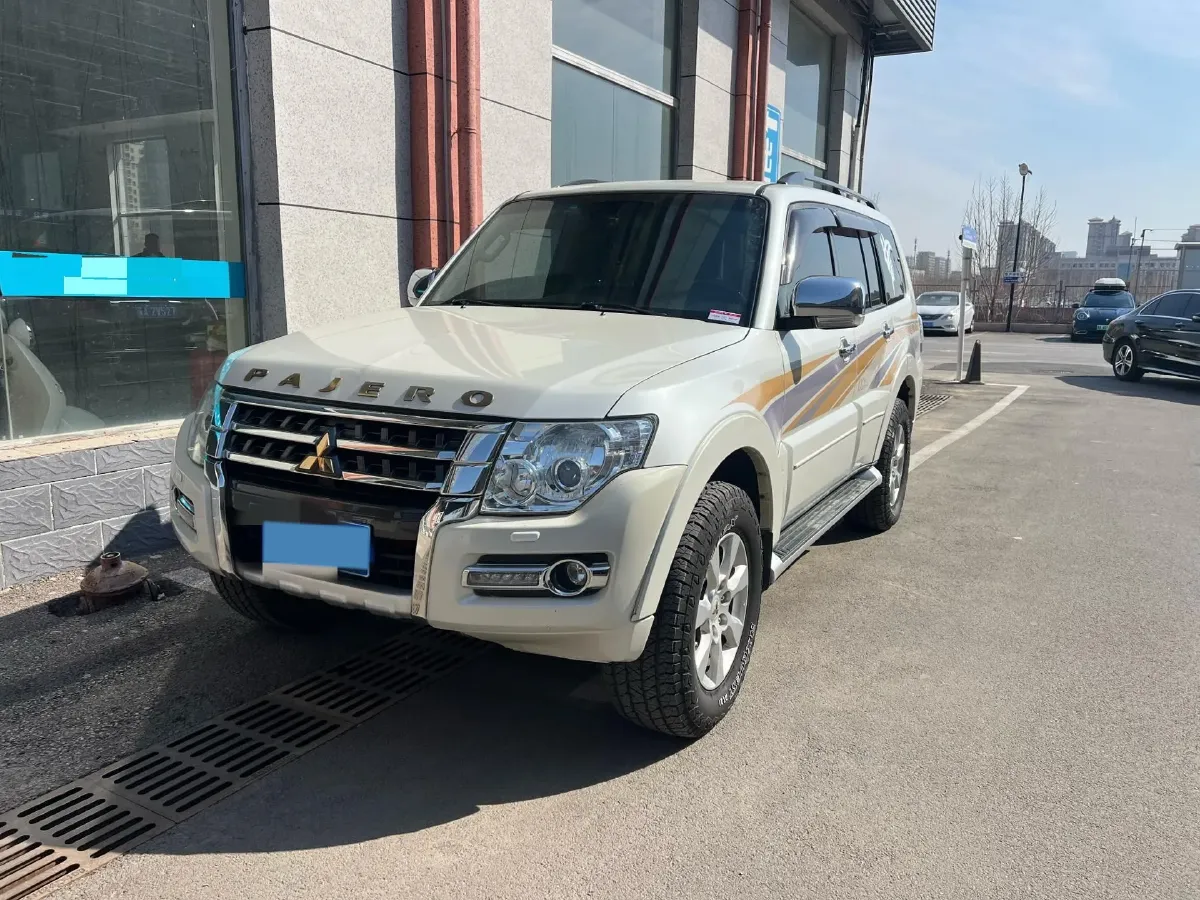2016 Mitsubishi Pajero 3.0L 174HP V6 5AT,autocango,china used car exporter,china ev exporter,chinese used car exporter,chinese used ev exporter