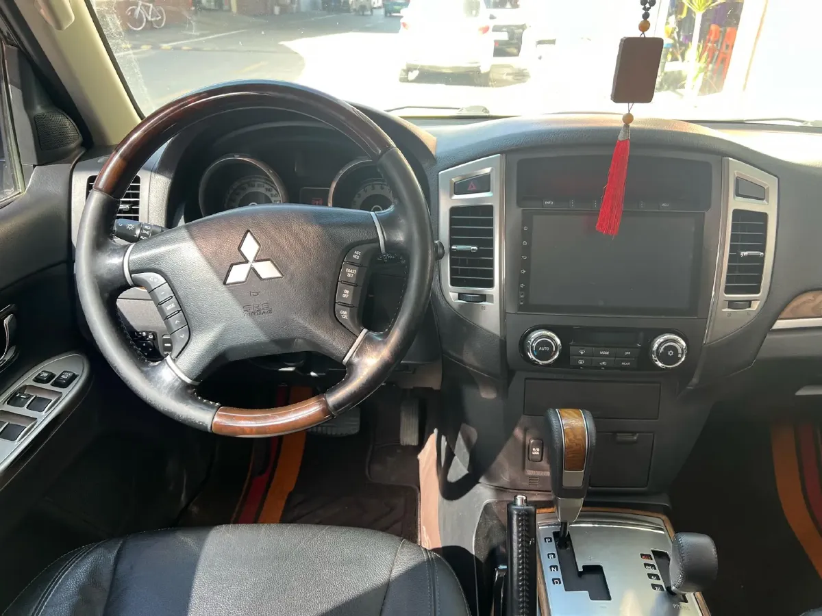 2016 Mitsubishi Pajero 3.0L 174HP V6 5AT,autocango,china used car exporter,china ev exporter,chinese used car exporter,chinese used ev exporter