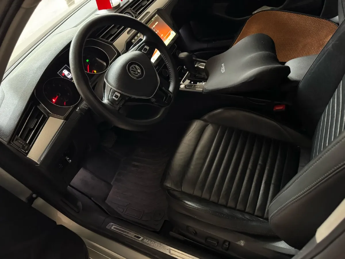 2018 Volkswagen Magotan 1.8T 180HP L4 7DCT,autocango,china used car exporter,china ev exporter,chinese used car exporter,chinese used ev exporter