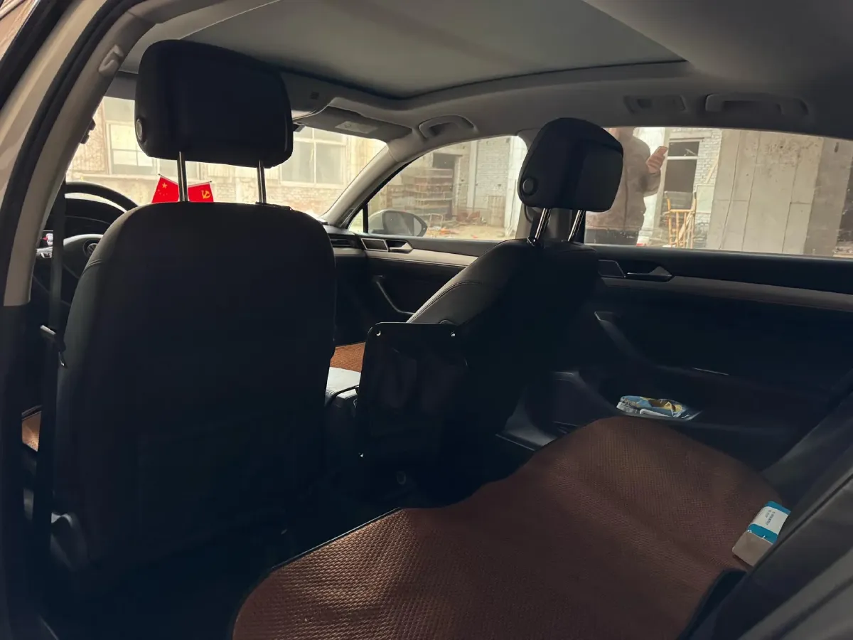 2018 Volkswagen Magotan 1.8T 180HP L4 7DCT,autocango,china used car exporter,china ev exporter,chinese used car exporter,chinese used ev exporter