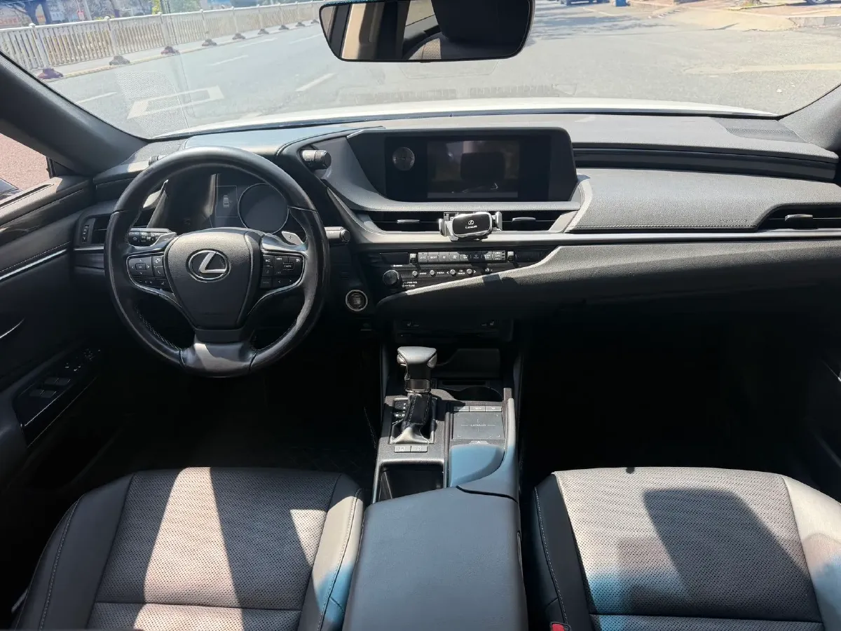 2020 Lexus ES 2.0L 173HP L4 CVT,autocango,china used car exporter,china ev exporter,chinese used car exporter,chinese used ev exporter