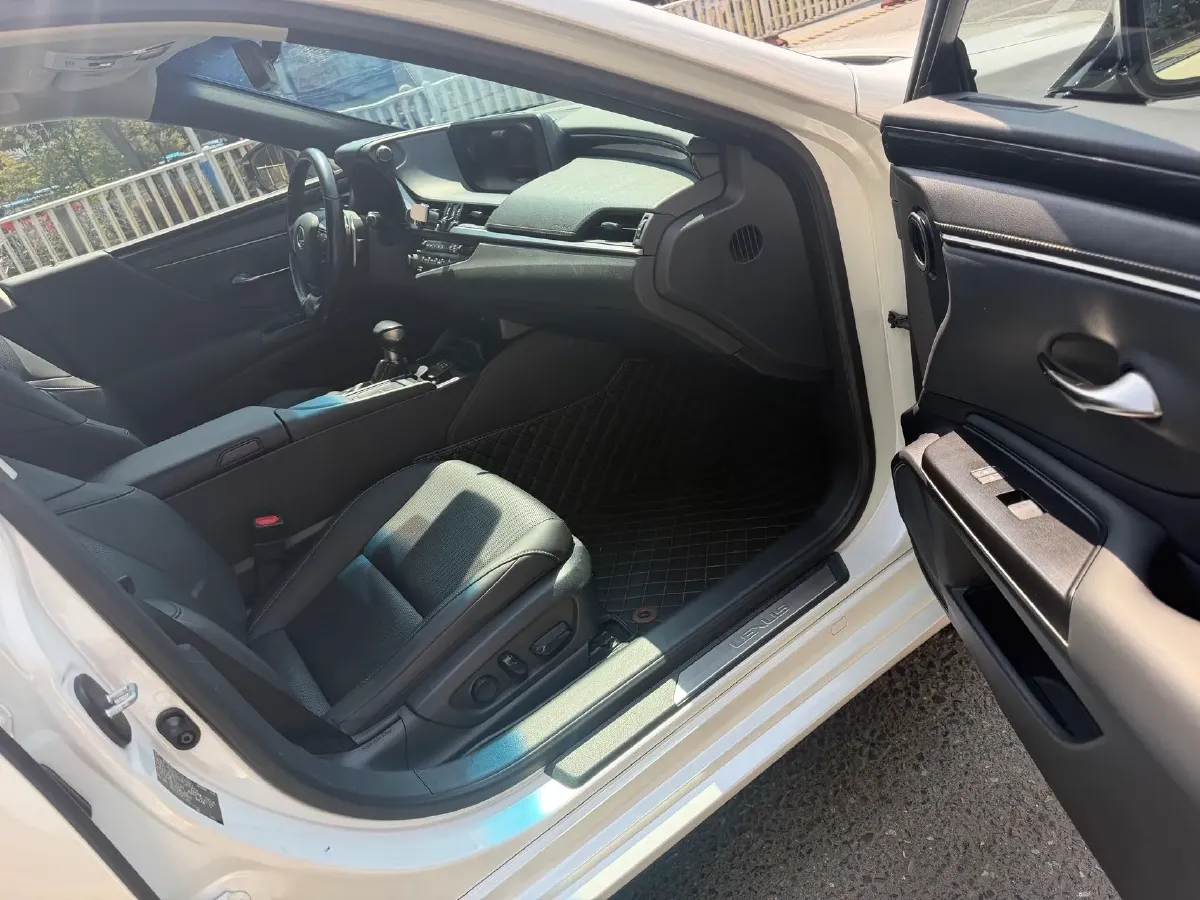 2020 Lexus ES 2.0L 173HP L4 CVT,autocango,china used car exporter,china ev exporter,chinese used car exporter,chinese used ev exporter