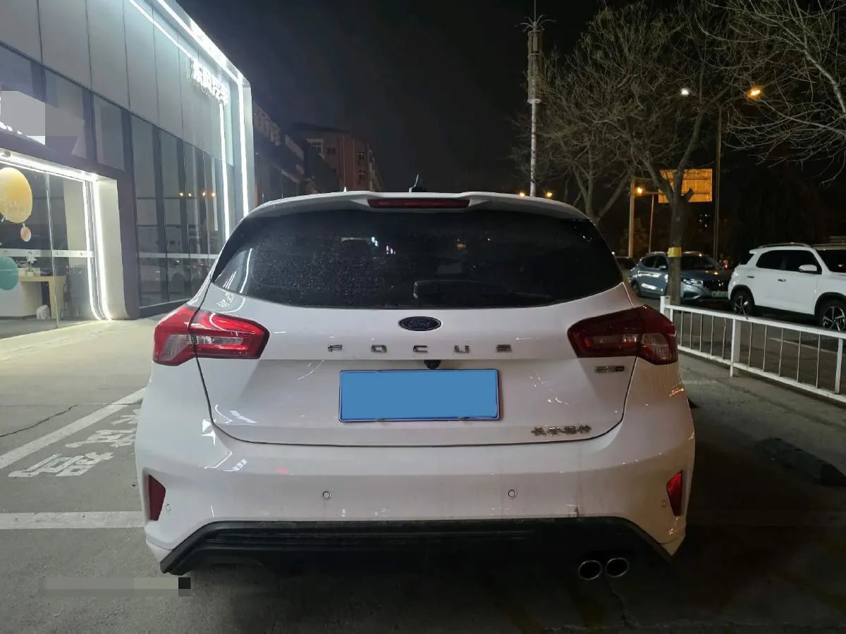 2021 Ford Focus 1.5T 174HP L3 8AT,autocango,china used car exporter,china ev exporter,chinese used car exporter,chinese used ev exporter