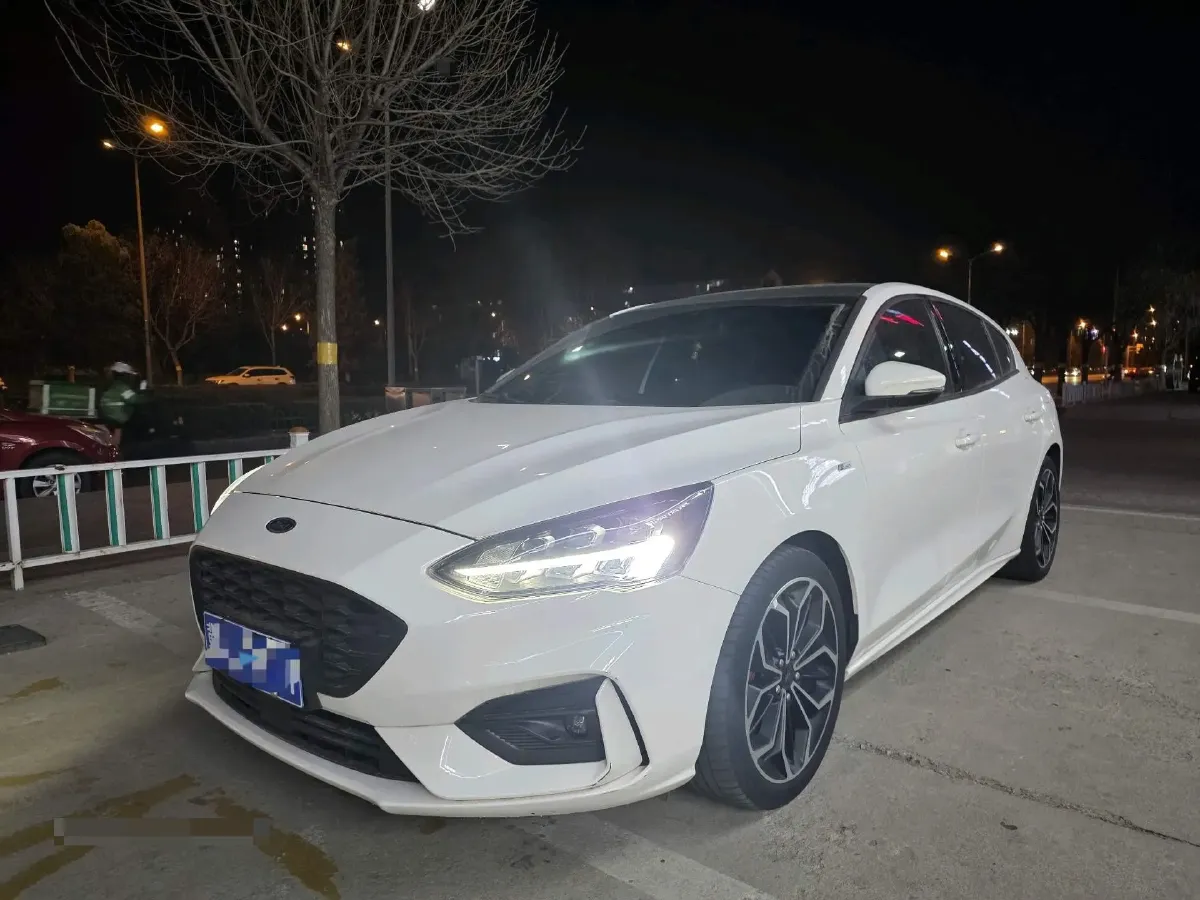 2021 Ford Focus 1.5T 174HP L3 8AT,autocango,china used car exporter,china ev exporter,chinese used car exporter,chinese used ev exporter
