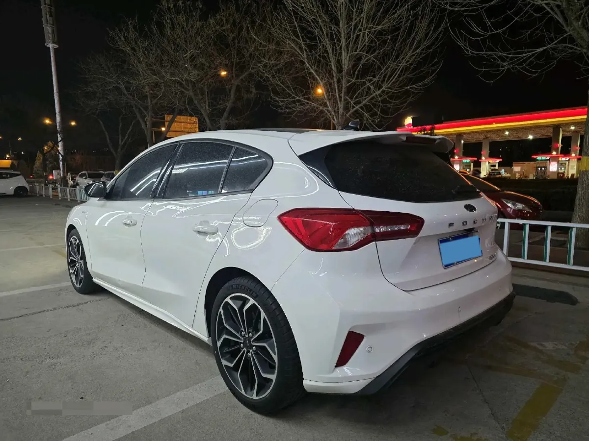 2021 Ford Focus 1.5T 174HP L3 8AT,autocango,china used car exporter,china ev exporter,chinese used car exporter,chinese used ev exporter