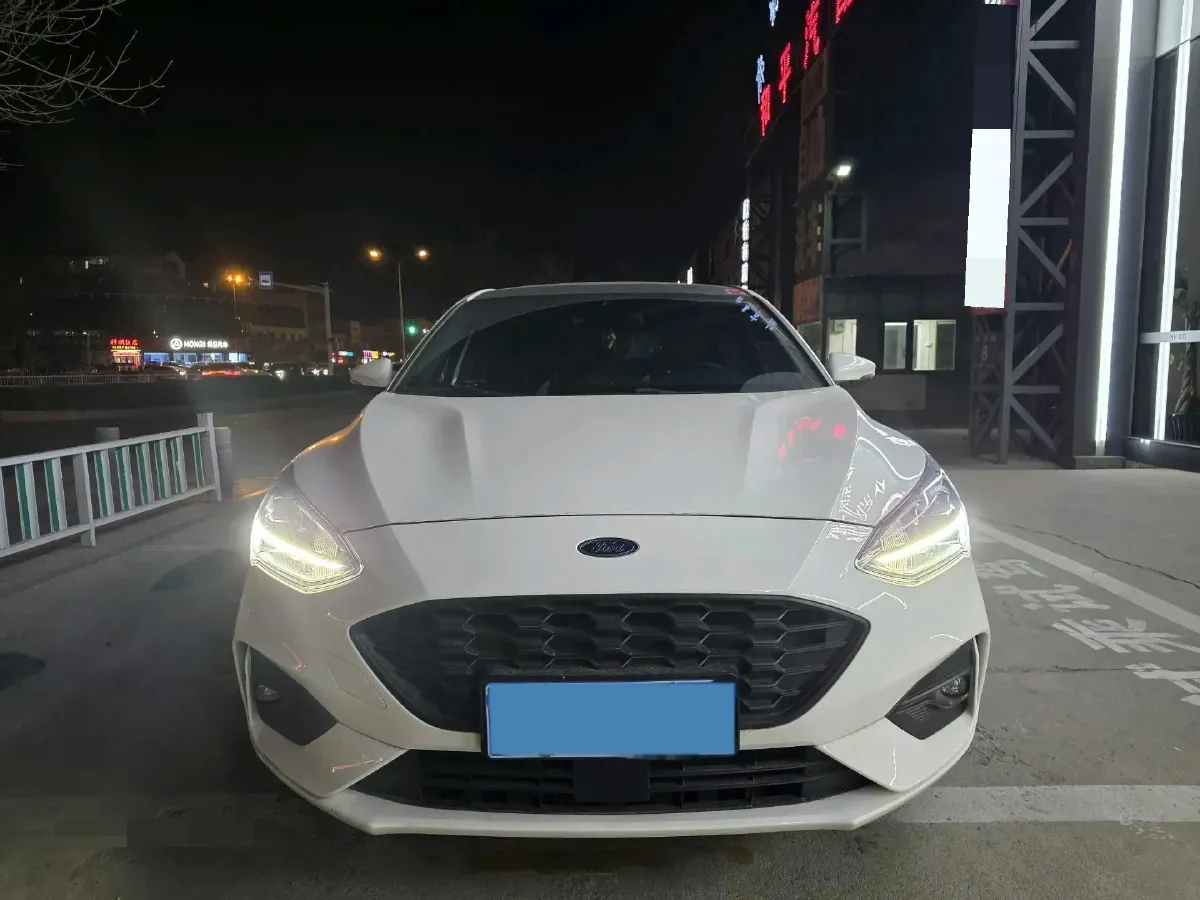 2021 Ford Focus 1.5T 174HP L3 8AT,autocango,china used car exporter,china ev exporter,chinese used car exporter,chinese used ev exporter