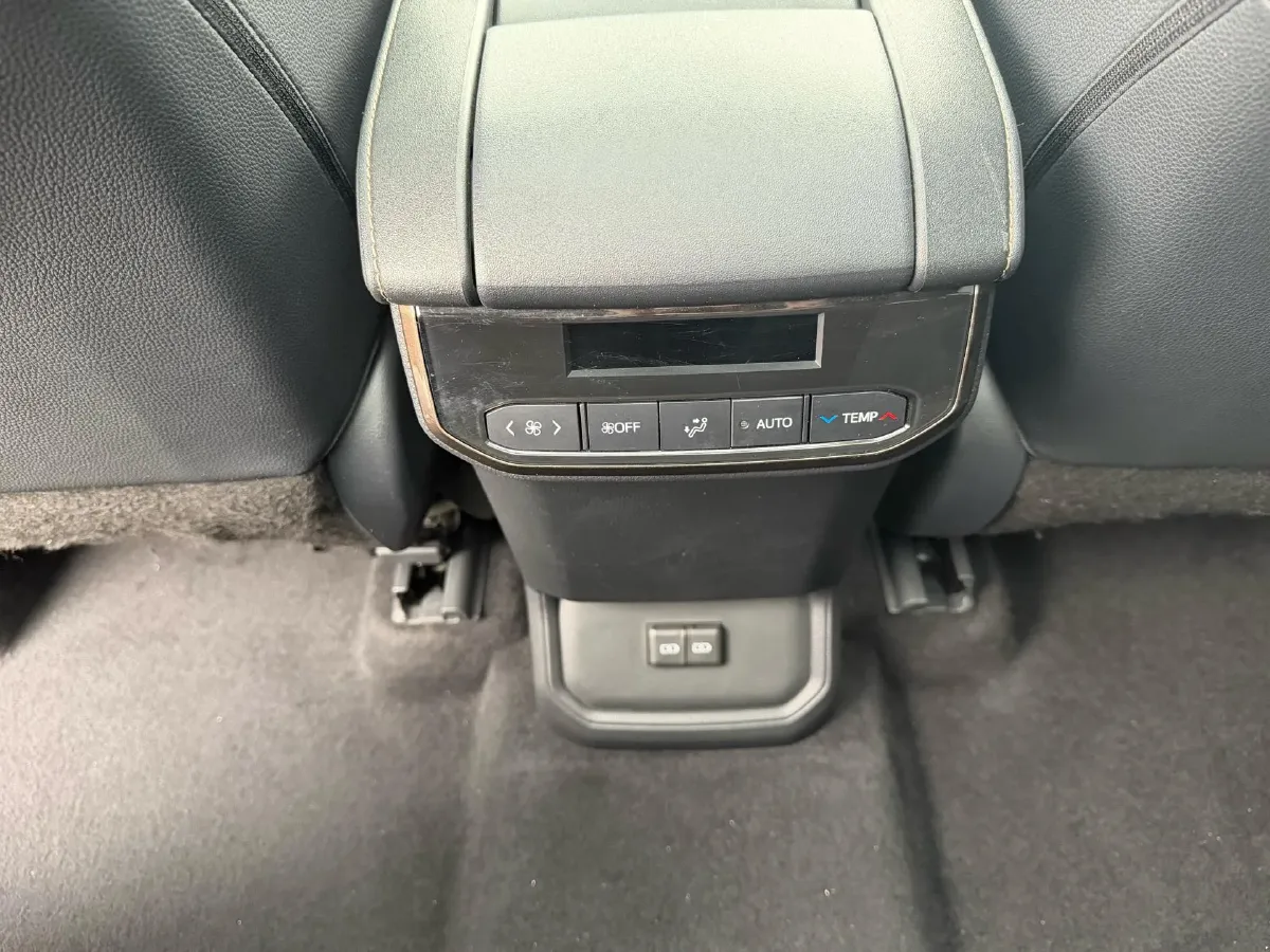 2023 Toyota Highlander 2.5L 189HP L4 E-CVT Hybrid,autocango,china used car exporter,china ev exporter,chinese used car exporter,chinese used ev exporter