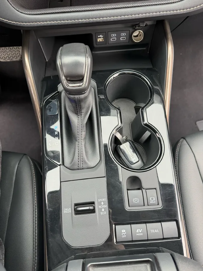 2023 Toyota Highlander 2.5L 189HP L4 E-CVT Hybrid,autocango,china used car exporter,china ev exporter,chinese used car exporter,chinese used ev exporter