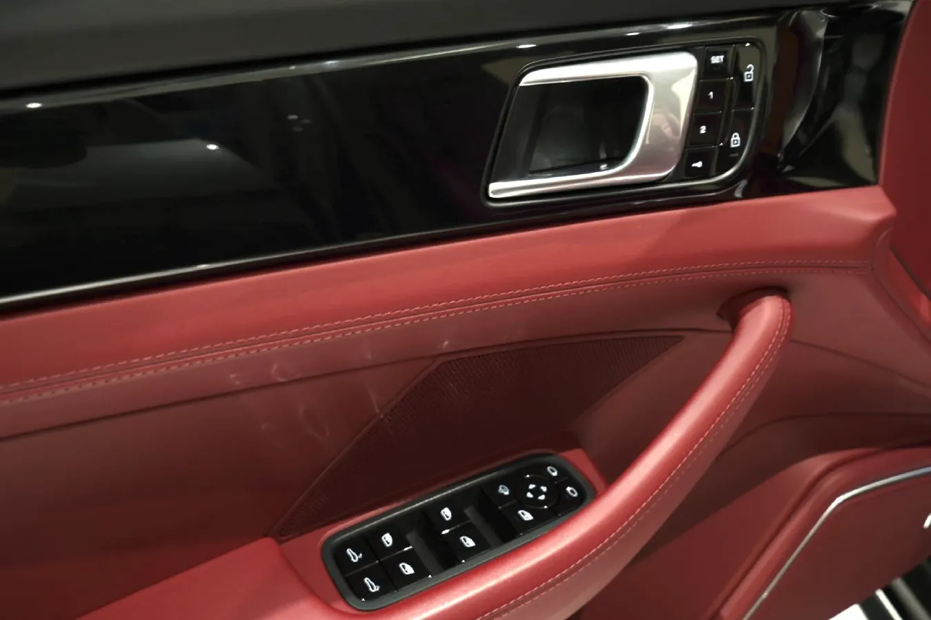 2021 Porsche Panamera 2.9T 330HP V6 8DCT,autocango,china used car exporter,china ev exporter,chinese used car exporter,chinese used ev exporter