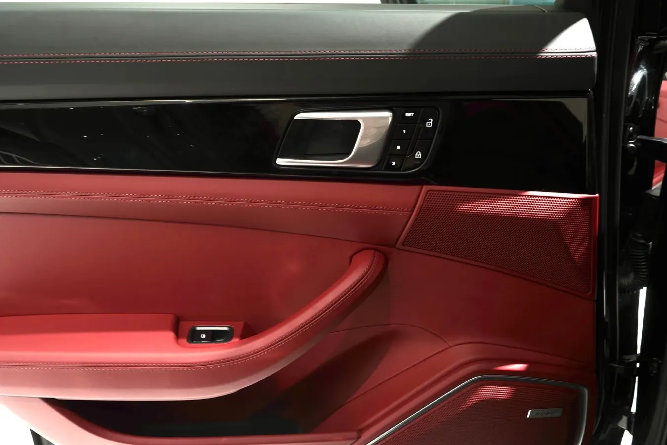 2021 Porsche Panamera 2.9T 330HP V6 8DCT,autocango,china used car exporter,china ev exporter,chinese used car exporter,chinese used ev exporter