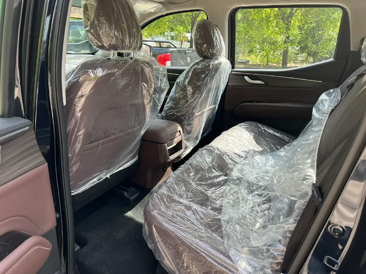 2023 Dongfeng RuiQi 7 2.3T 166HP L4 6MT,autocango,china used car exporter,china ev exporter,chinese used car exporter,chinese used ev exporter