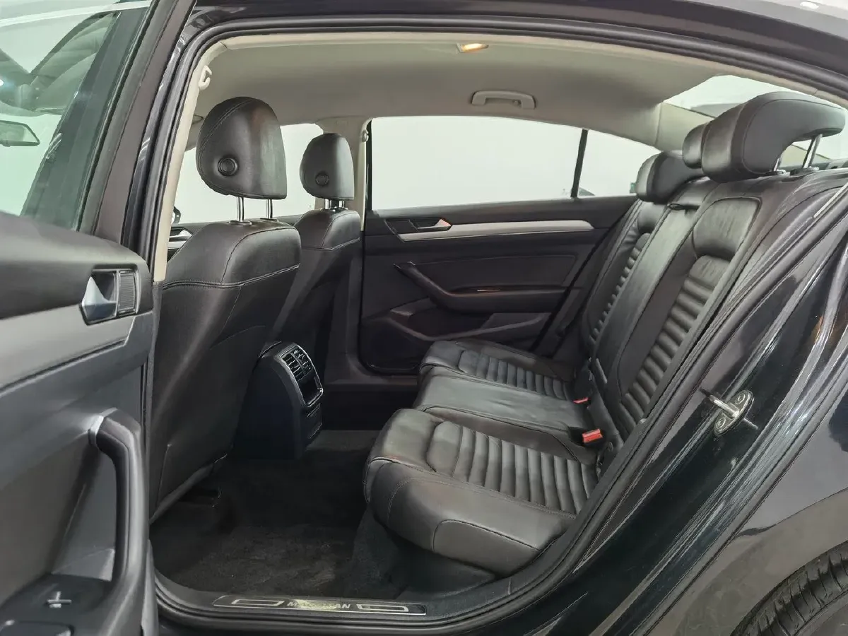 2018 Volkswagen Magotan 1.4T 150HP L4 7DCT,autocango,china used car exporter,china ev exporter,chinese used car exporter,chinese used ev exporter