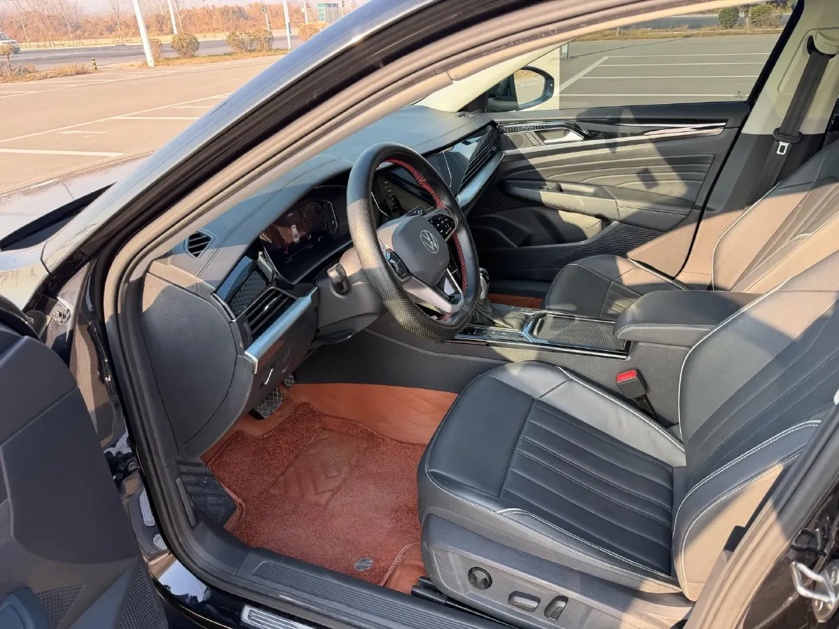 2023 Volkswagen Passat 2.0T 186HP L4 7DCT,autocango,china used car exporter,china ev exporter,chinese used car exporter,chinese used ev exporter