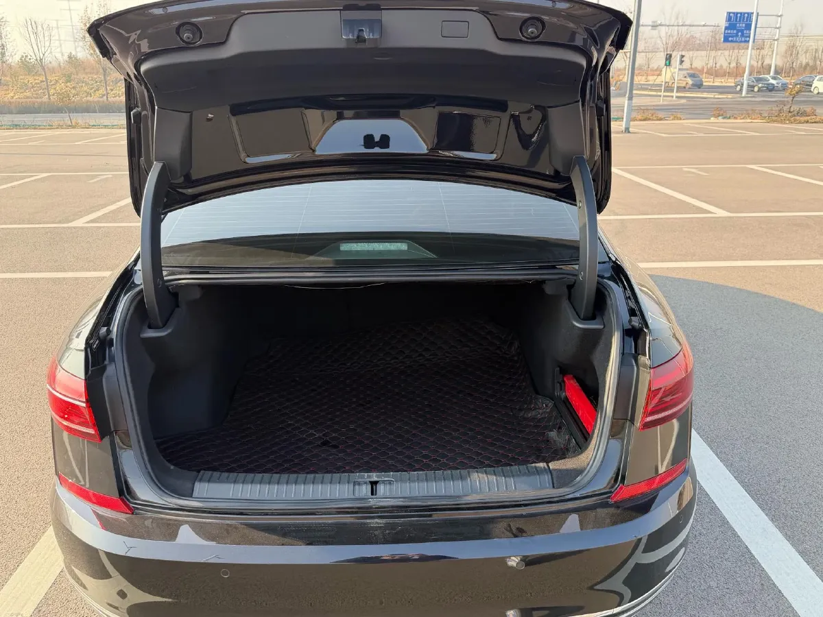 2023 Volkswagen Passat 2.0T 186HP L4 7DCT,autocango,china used car exporter,china ev exporter,chinese used car exporter,chinese used ev exporter