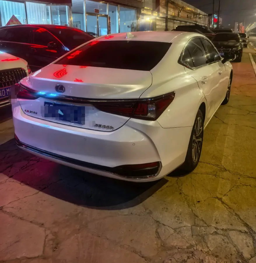2020 Lexus ES 2.0L 173HP L4 CVT,autocango,china used car exporter,china ev exporter,chinese used car exporter,chinese used ev exporter