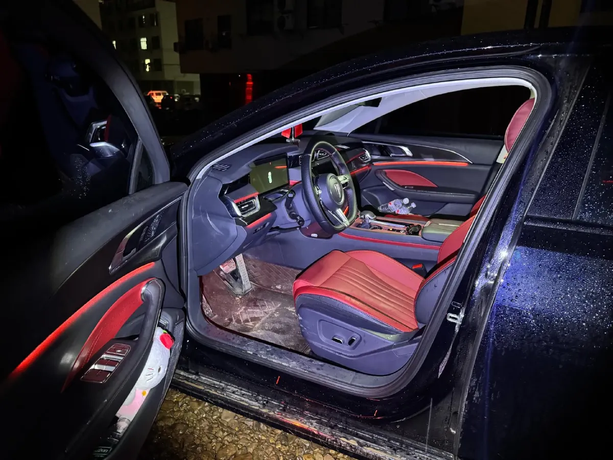 2025 HongQi H6 2.0T 252HP L4 8AT,autocango,china used car exporter,china ev exporter,chinese used car exporter,chinese used ev exporter