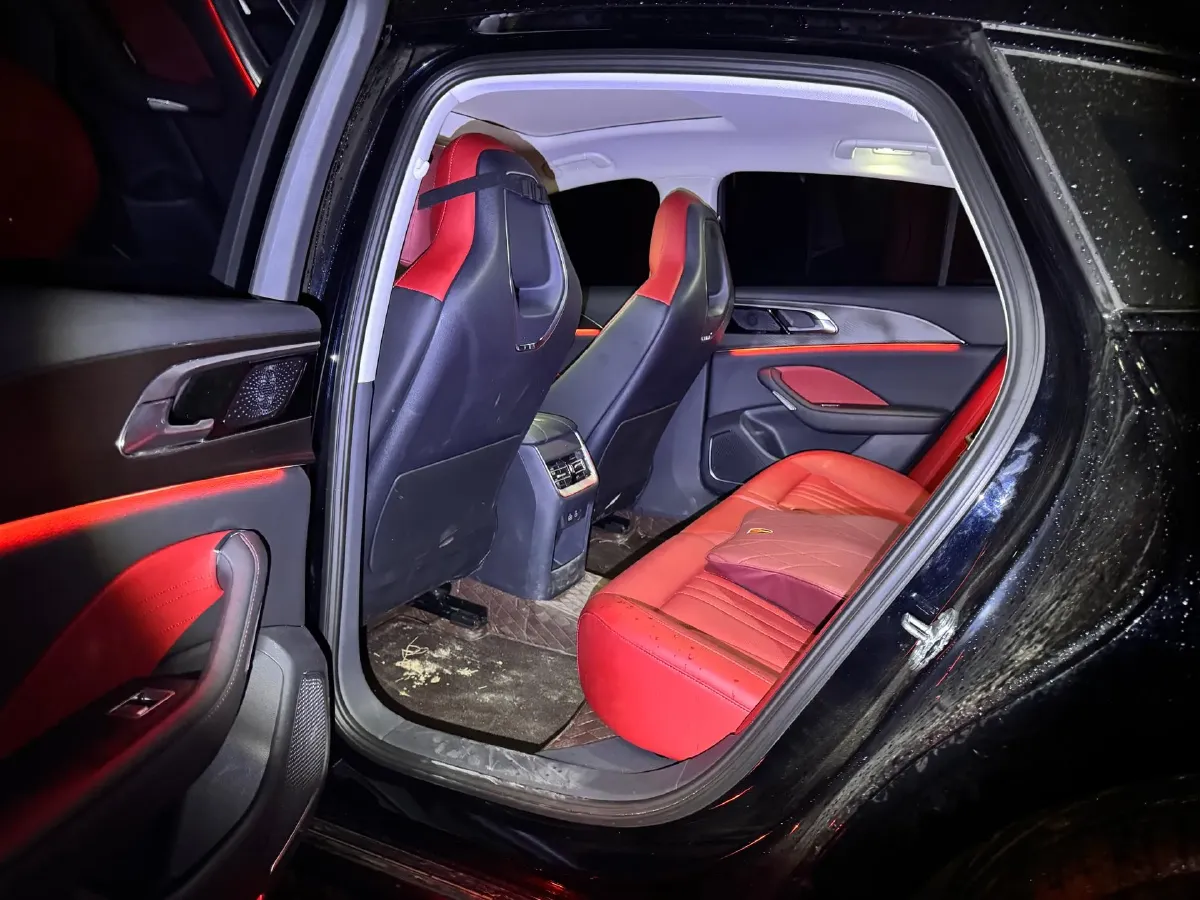 2025 HongQi H6 2.0T 252HP L4 8AT,autocango,china used car exporter,china ev exporter,chinese used car exporter,chinese used ev exporter